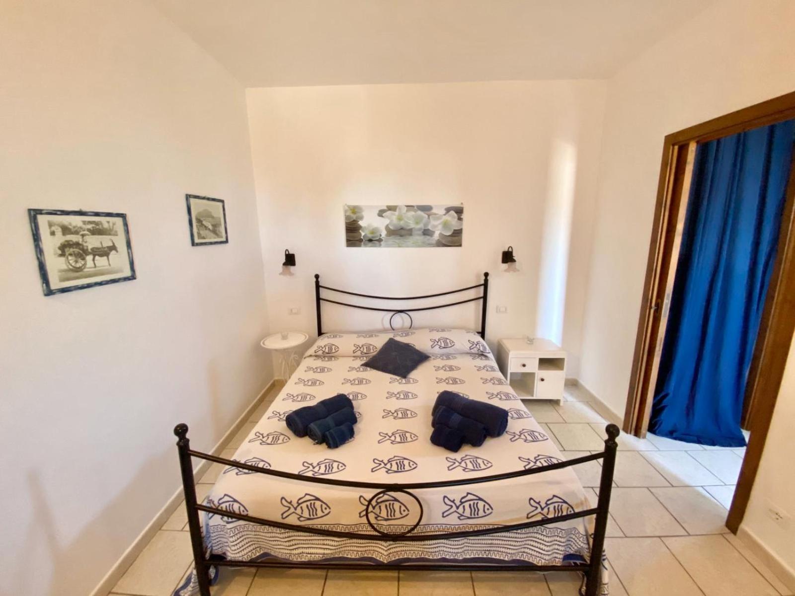 Case Vacanze Marina Longo Santa Marina Salina Room photo