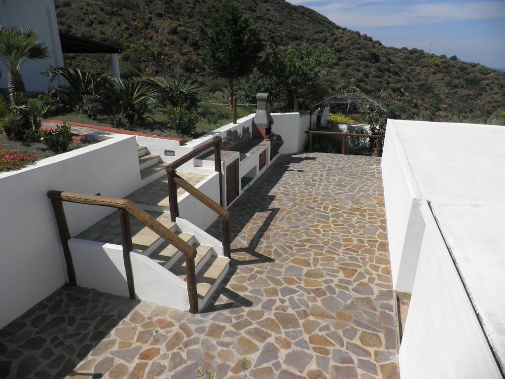 Case Vacanze Marina Longo Santa Marina Salina Exterior photo